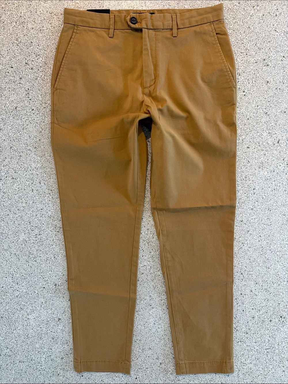 Banana Republic Slim Tapered Fit European style Chino Pants BNWT 31 x 29
